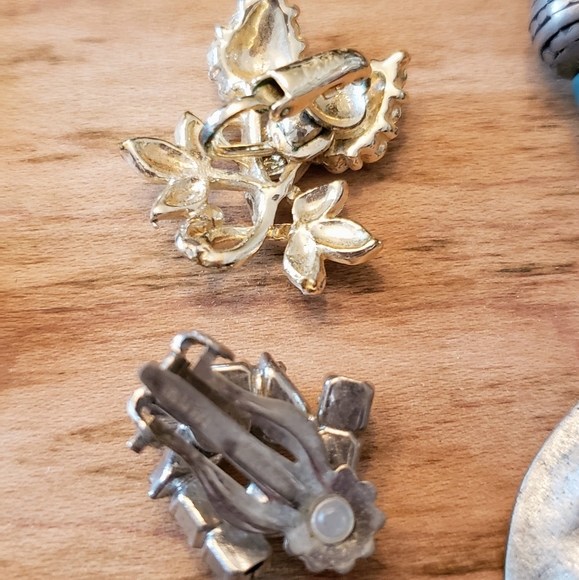 Bundle of Miscellaneous Jewelry - Picture 9 of 14
